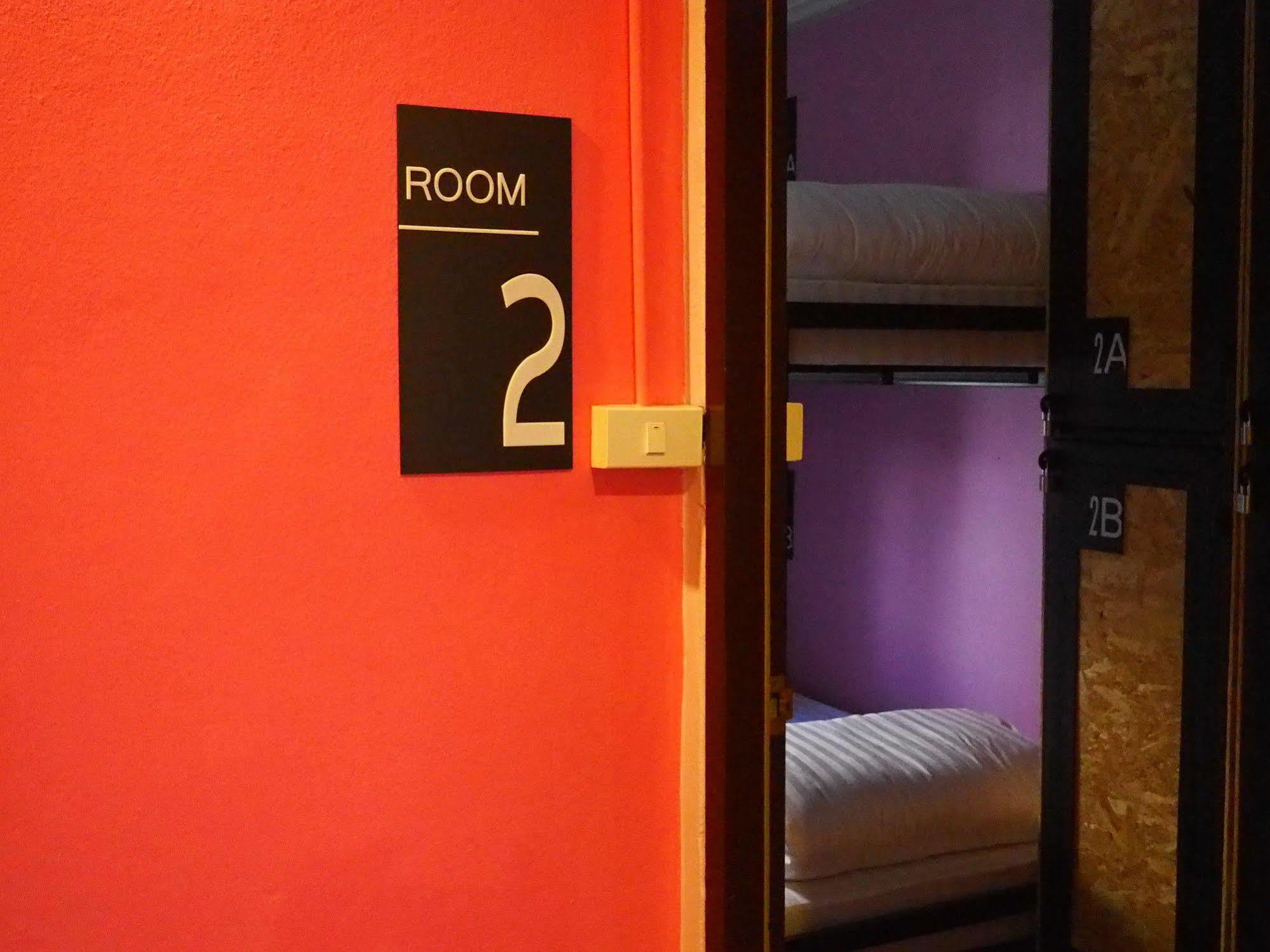 Eden Walking Street Hostel Čiang Mai Exteriér fotografie